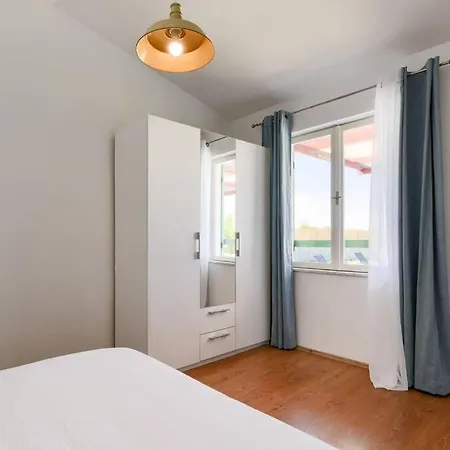 House Jona * Бенковац
