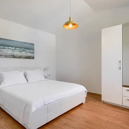 House Jona Tatil Evi *